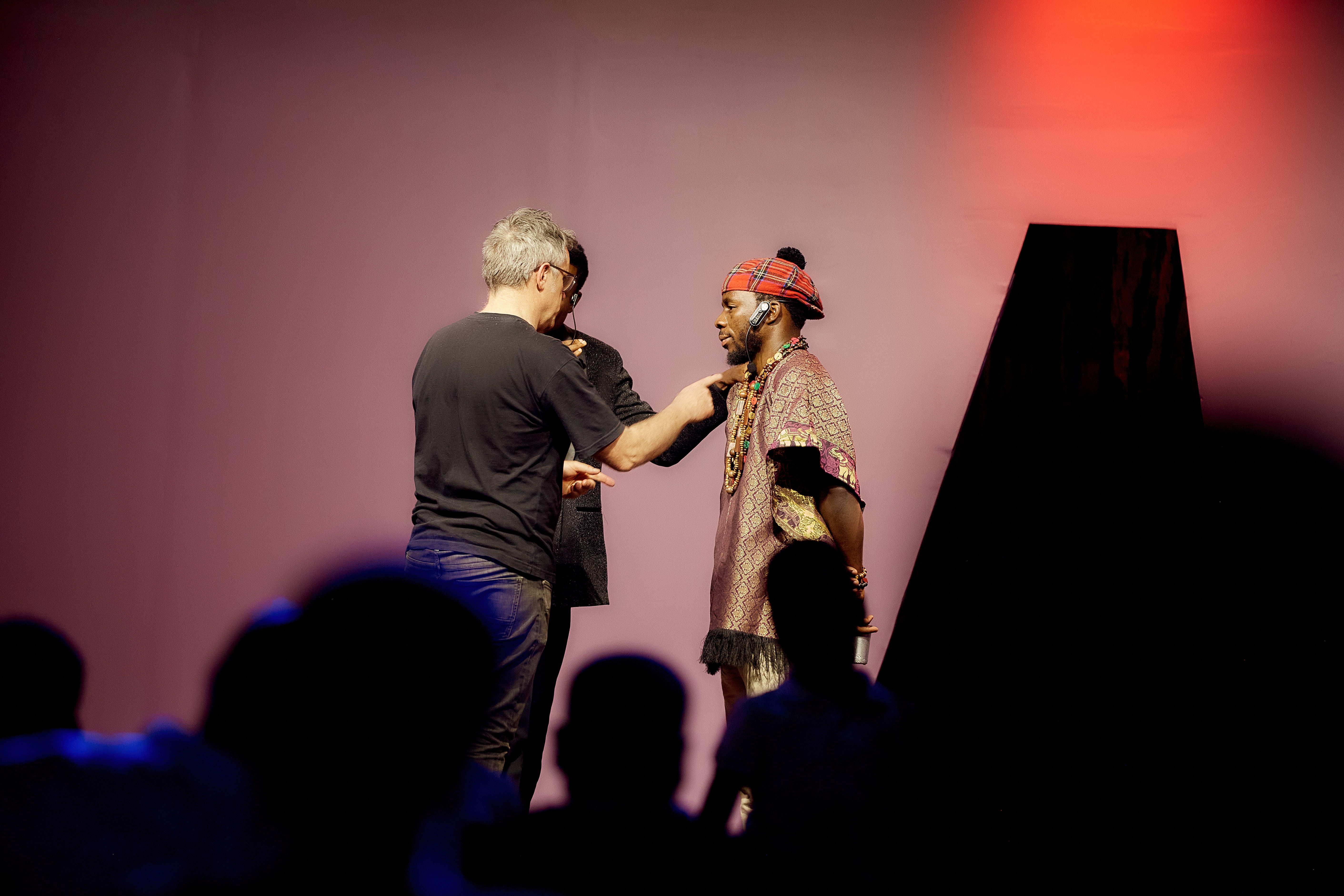 Photo du public riant aux éclats