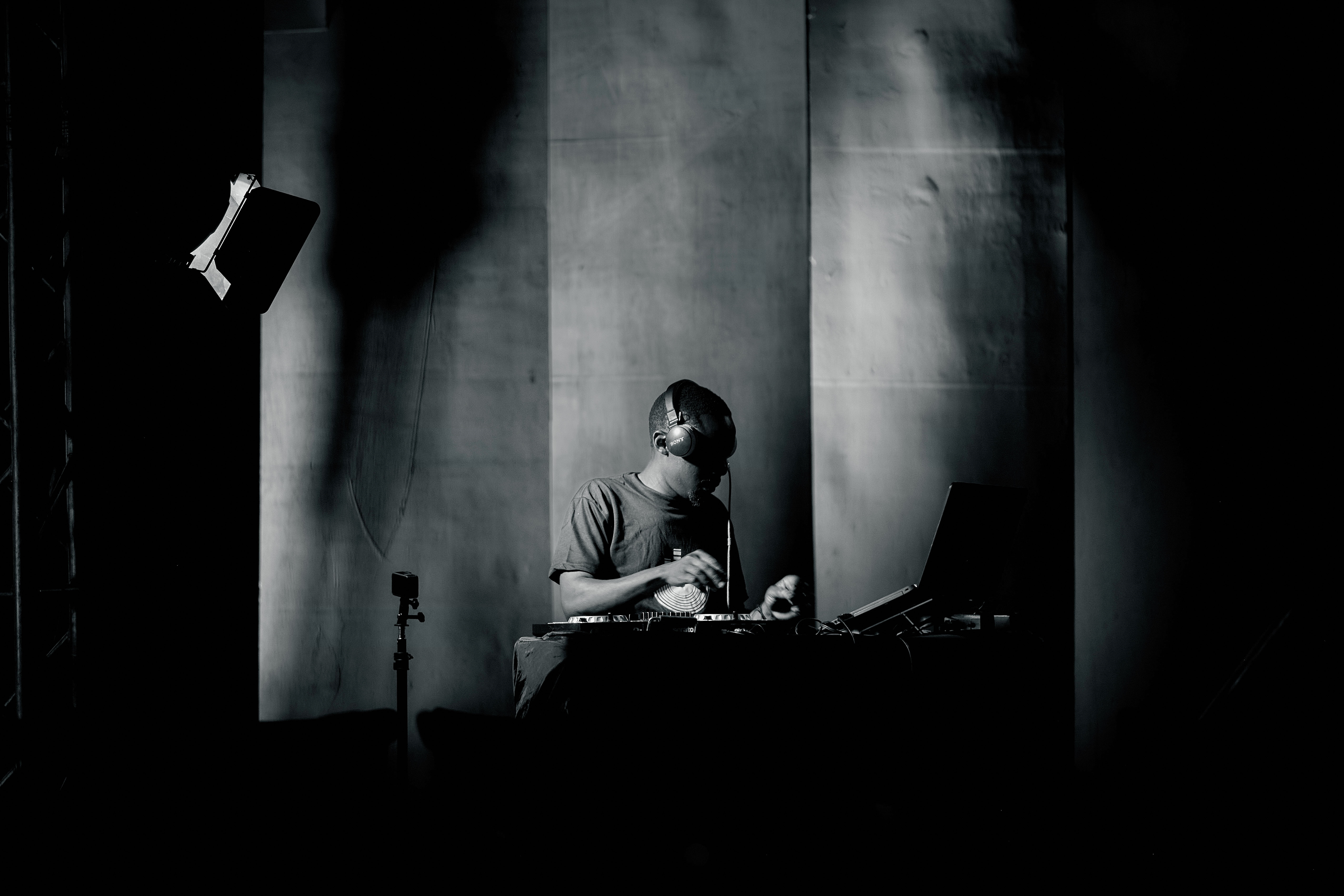 Photo d'une interaction entre artistes